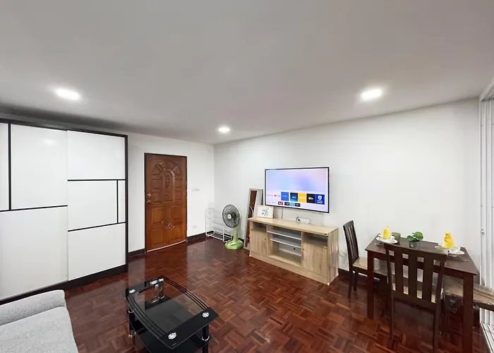 公寓 Center 1br Sleeps 4 Near Bts & Bars 曼谷
